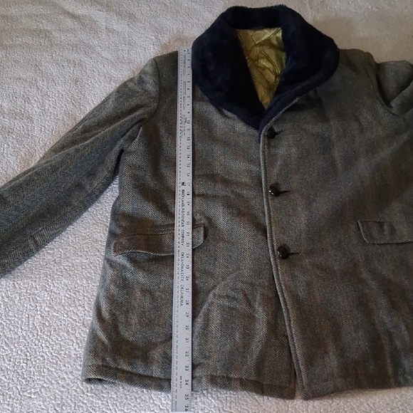 Vintage 1960's Van Heusen Gray Pea Coat with Dark Collar - Picture 4 of 5